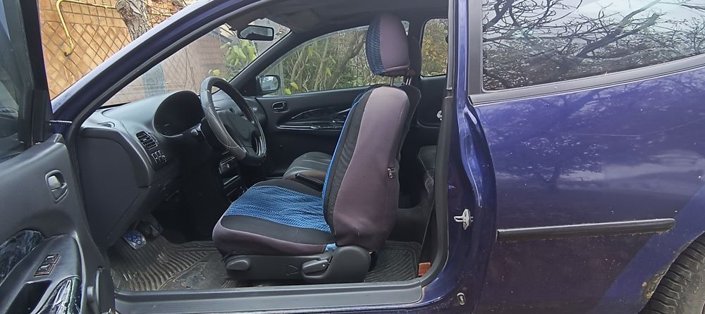 Автомобіль Mazda 323, двигун  1,3