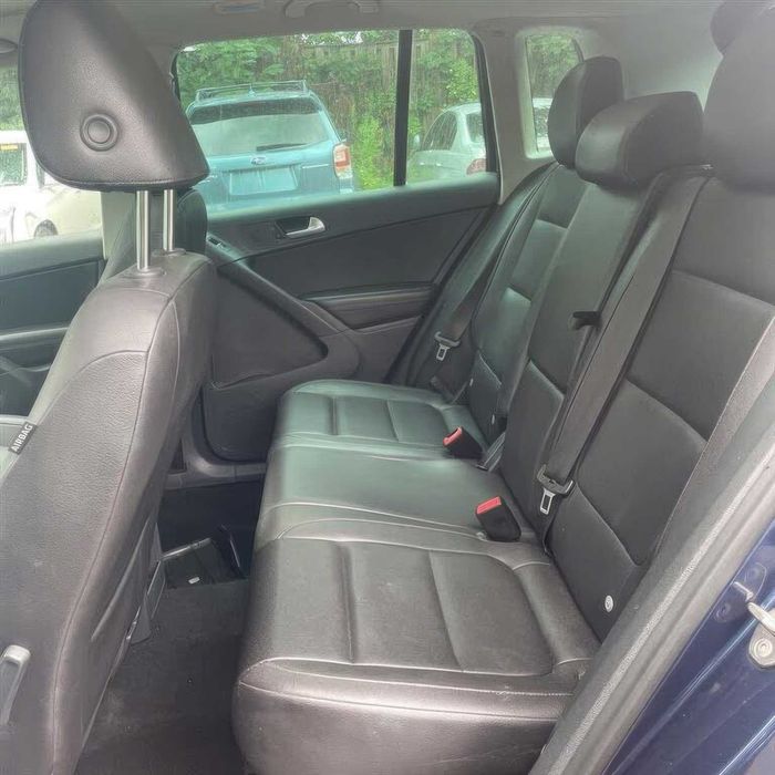 Volkswagen Tiguan SE 4Motion      2013