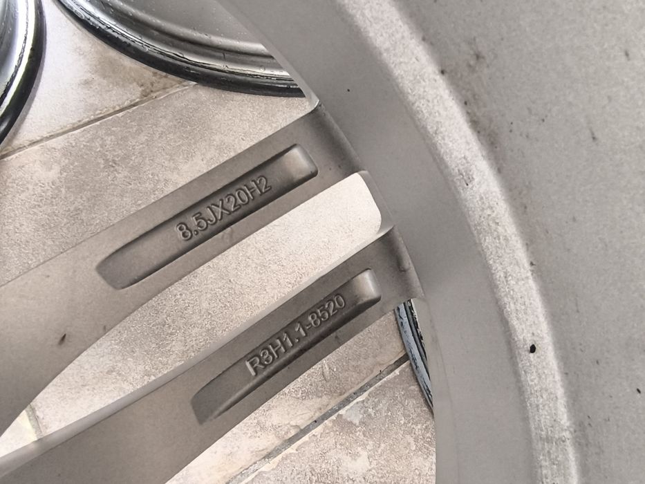 Felg aluminiowe R3 H1 8,5x20 et45 5x112 otwór 66,6 VW, Audi, Mercedes do naprawy