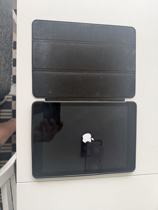 Sprzedam Ipad 6 generacji 9.7