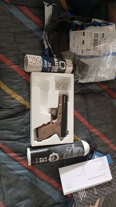 Glock 23 – Airsoft a Gás (GBB) – Bom estado