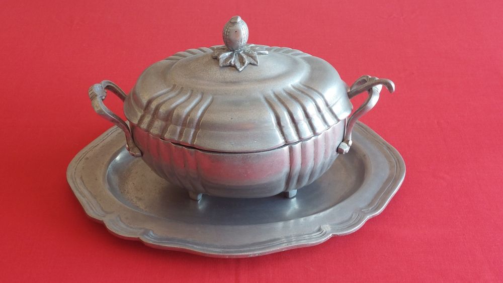 Conjunto de Terrina + Bandeja + Concha em estanho