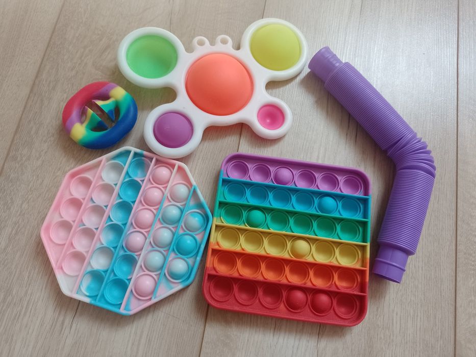 Іграшки поп-іт (pop it) набором