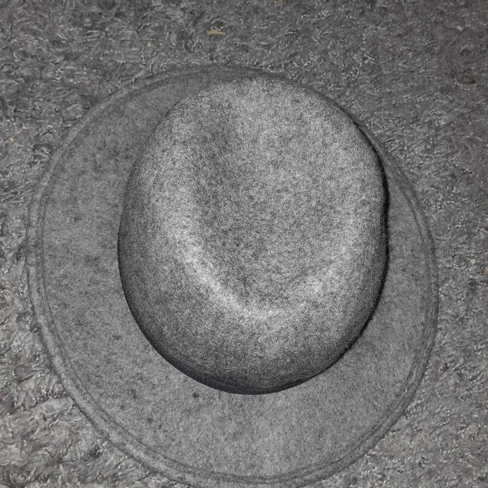 Капелюх сірого кольору шерсть, стан чудовий, ціна 155 грн, перешлю олх