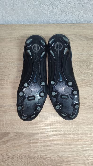 Футбольні бутси Nike Tiempo Legend 10 Pro FG чорного кольору