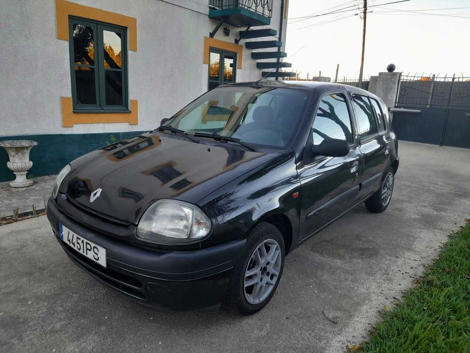 Renault Clio 1.2 com Direçao assistida  5lugares