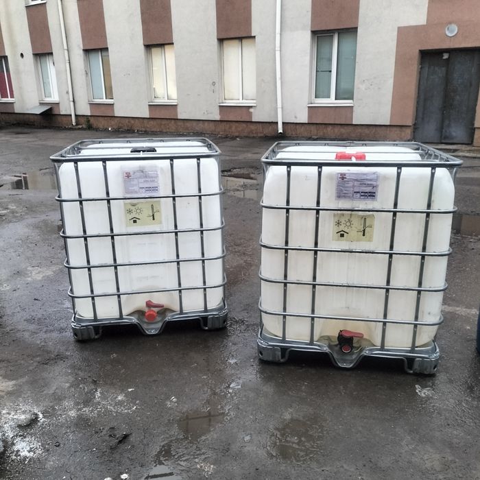 Продам Єврокуби на 1000л на металевих піддонах.
