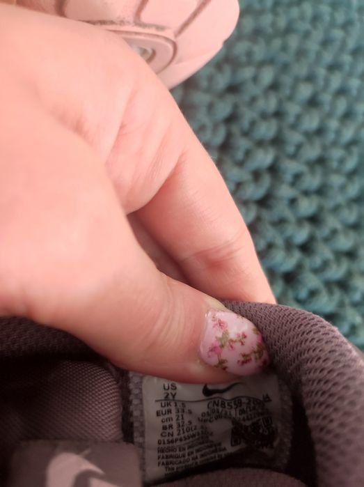 Buty Nike dziewczęce rozm. 33.5 = 32