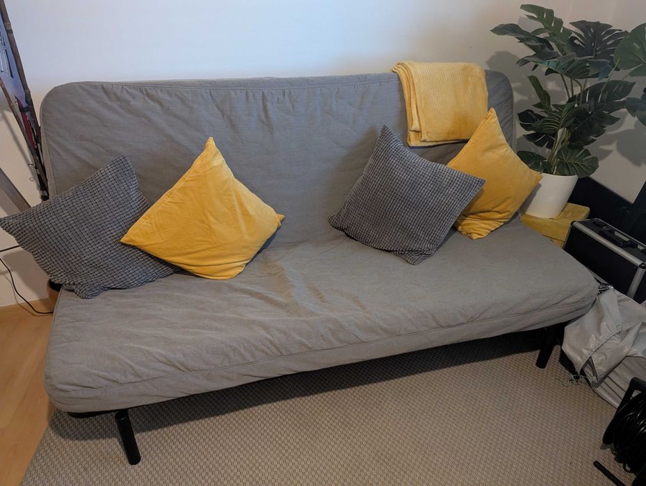IKEA sofa cama cinzento e azul