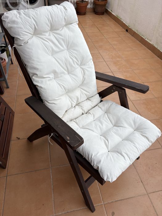 Vendo cadeira de exterior com colchao