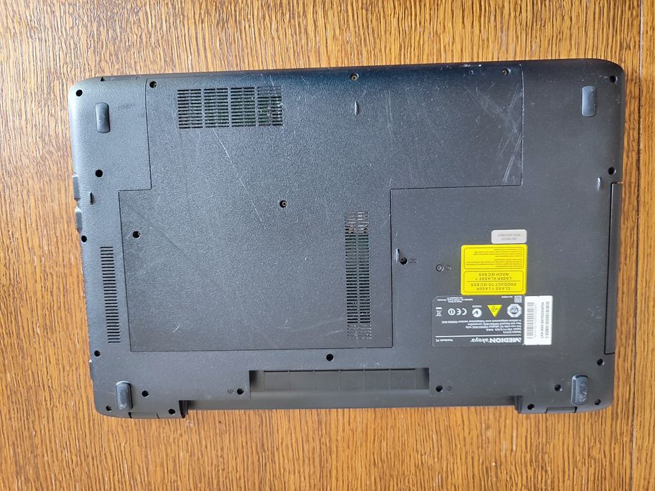 Laptop Medion 17"| i5 | 8 GB RAM | 240GB SSD | Win10