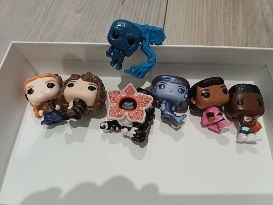 Фігурки Kinder Joy "Stranher Things " ,фігурки