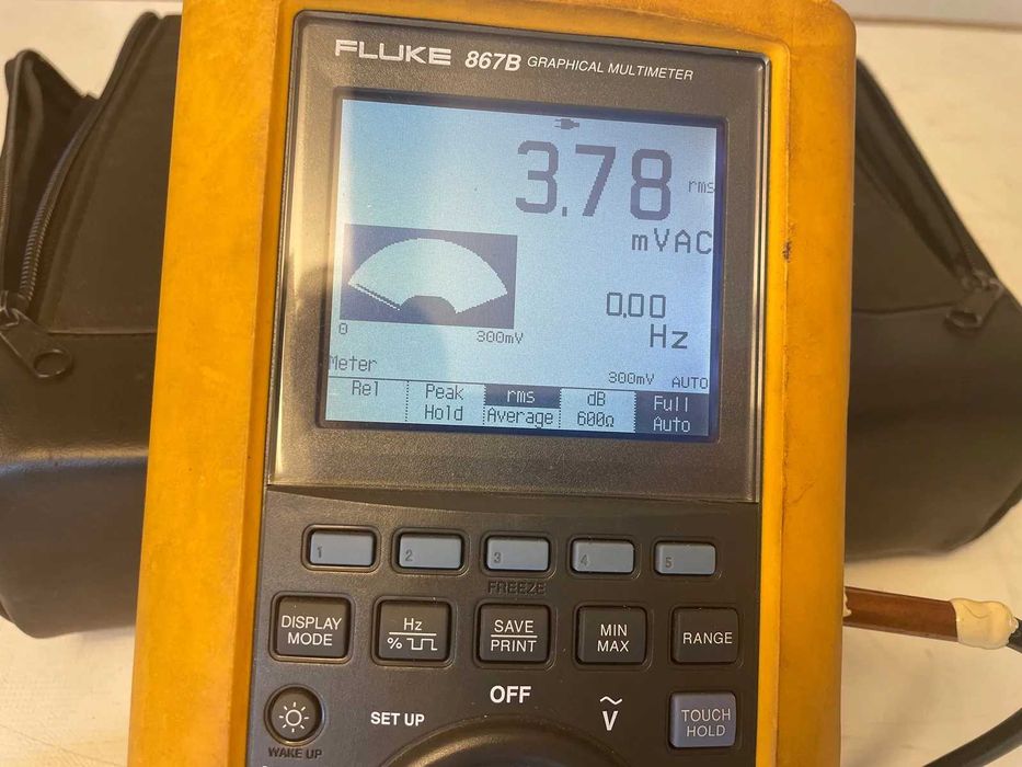 Multímetro FLUKE - 867B