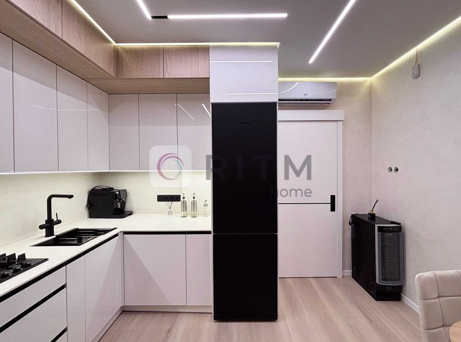 Продаж 2-кімнатної квартири з дизайнерським ремонтом у ЖК Continent Style