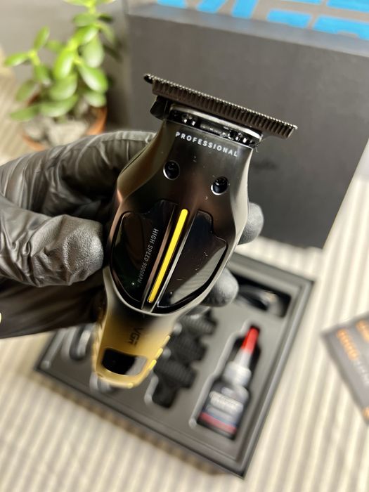 Триммер VGR V-226 для волос,бороды, усов,3 насадки,9000 RPM,LEDPRO