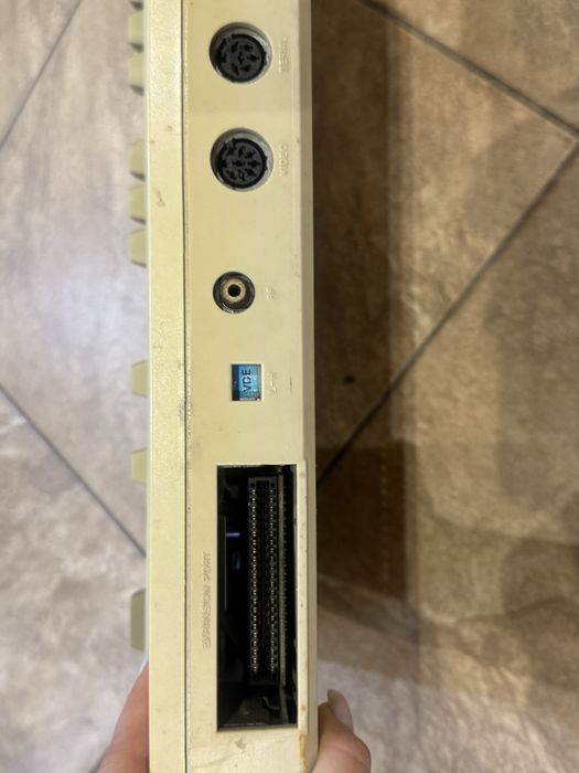 Komputer commodore C 64 C