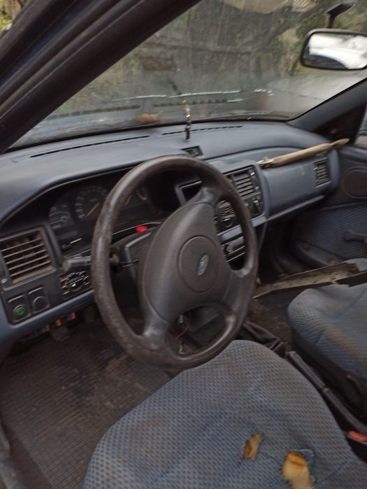 Ford escort, форд ескорт з 90по 99р.на запчастини