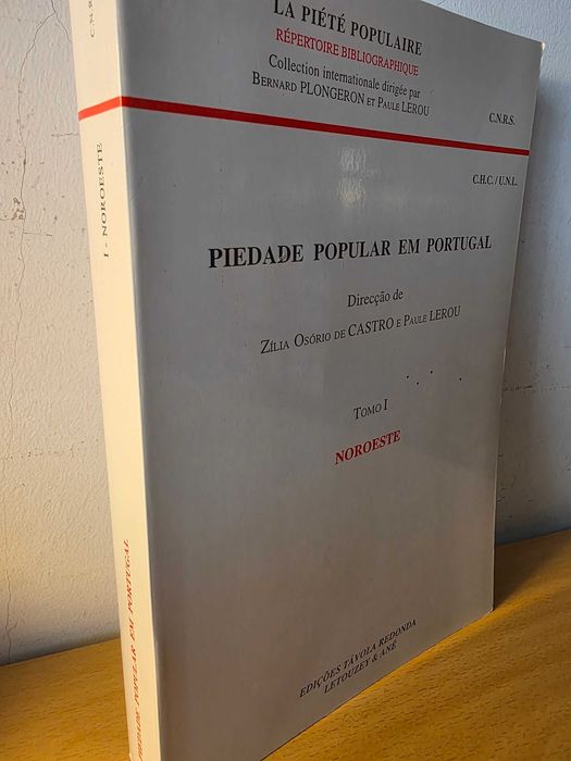 Tomo I da "Piedade Popular em Portugal" de Zília Osório de Castro e Paule Lerou