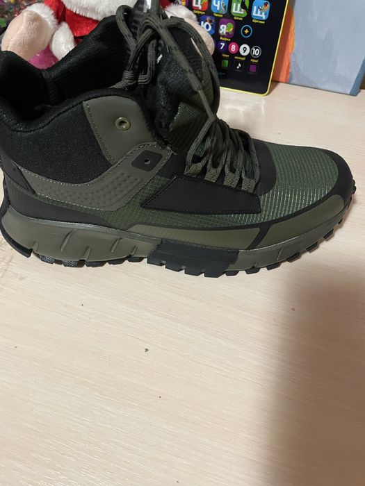 Кросівки чоловіча зима нові!