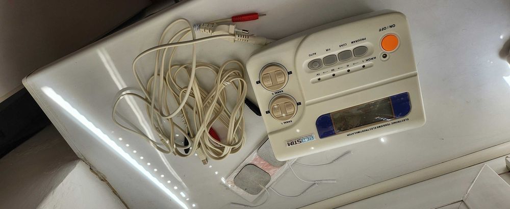 ELEKTROSTYMULATOR Przeciwbólowy i treningowy TENS/EMS ECO80