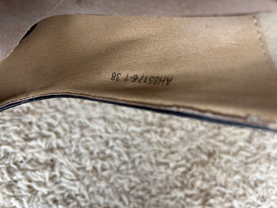 Szpilki nr 38 z ecoskory