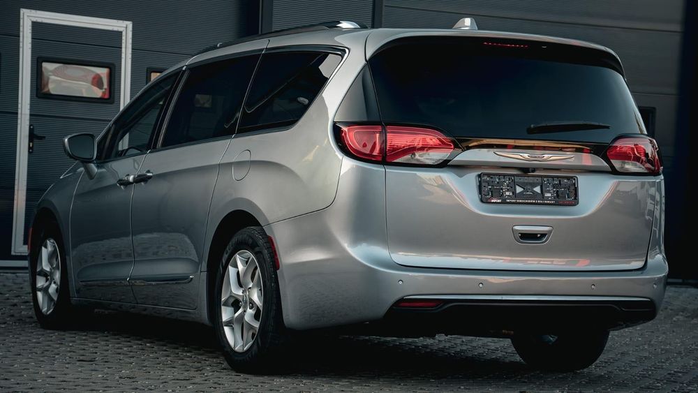 Wynajem Chrysler Pacifica, Volvo xc90 minivan automat bus suv 7osobowy