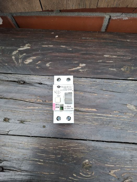 Wyłącznik różnicowo pradowy Eti Roznicowka