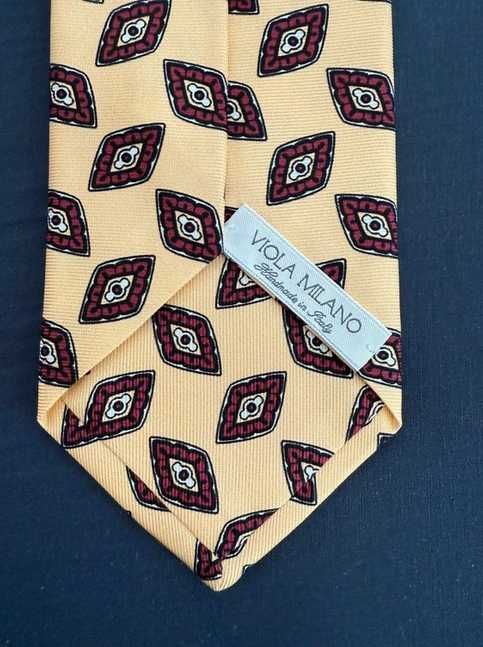 Jedwabny krawat Viola Milano w medaliony