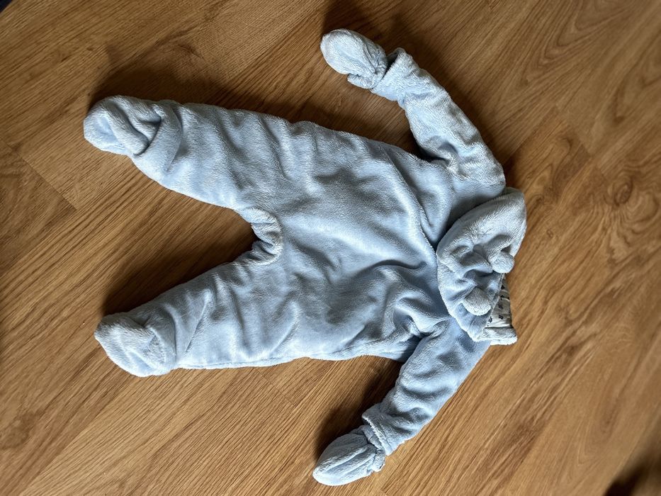 Kombinezon niemowlęcy Disney 6-9 msc.