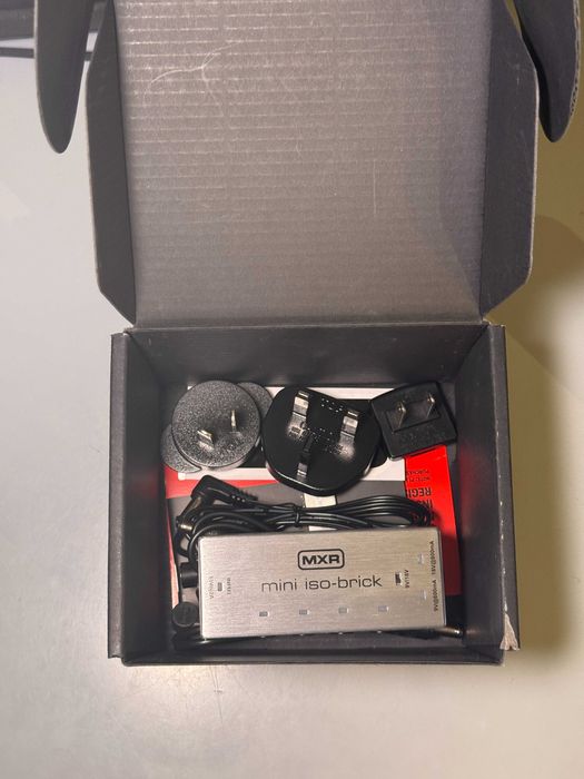 MXR M239 Mini Iso-Brick – zasilacz do efektów + dodatkowe kable