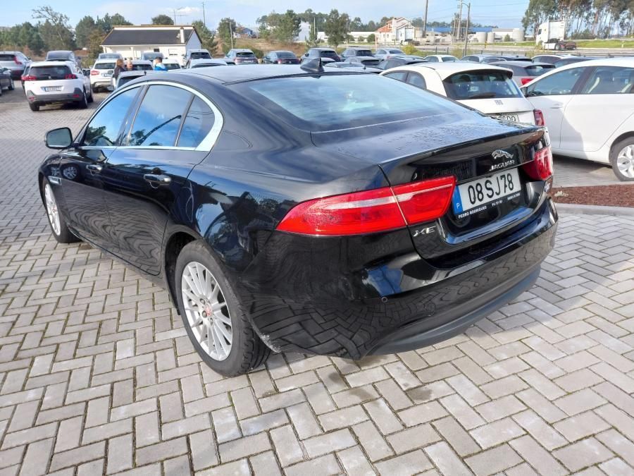 Jaguar XE 2.0 D Prestige Aut.