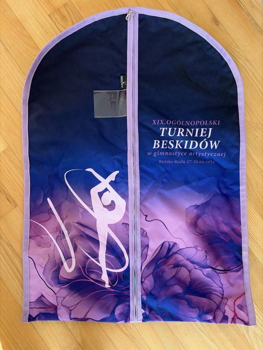 Pokrowiec na stroje do gimnastyki artystycznej