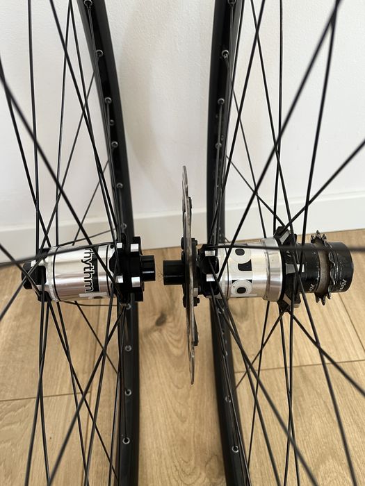 Trek Bontrager Rhythm elite trail 26” 15x100 12x142 dirt pump gravel