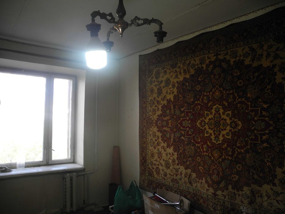 Продається трикімнатна квартира в центрі міста