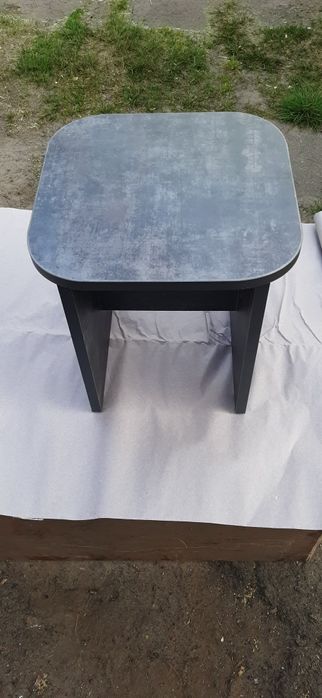 Дитяча табуретка