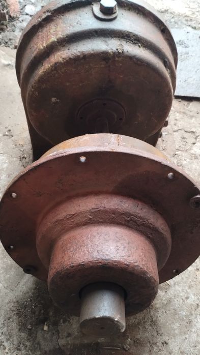 Редуктор планетарний