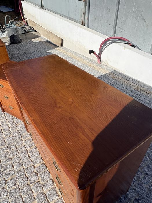 Conjunto cómoda e mesas de cabeceira