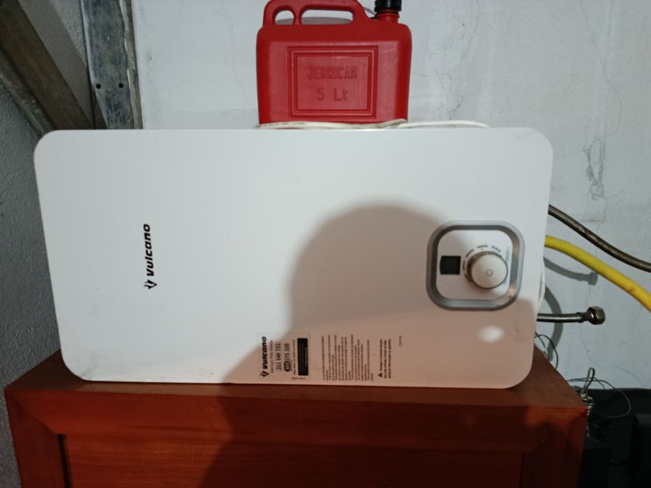 Vendo esquentador impecável