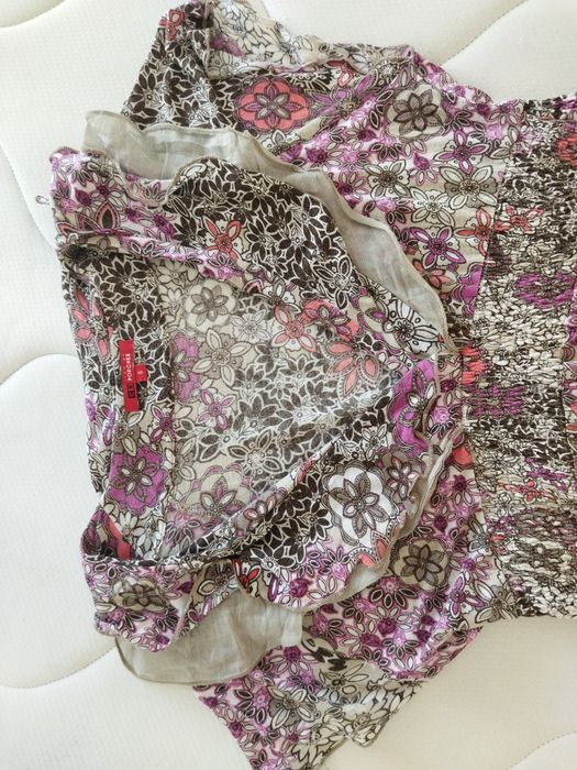 Túnica floral da Lion of Porshes