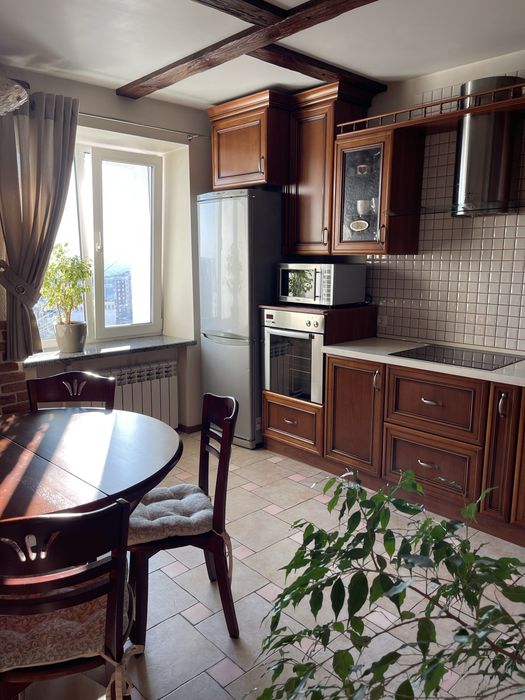 3-кімн. Квартира 100 м.кв (р-н Панчішна ф-ка)