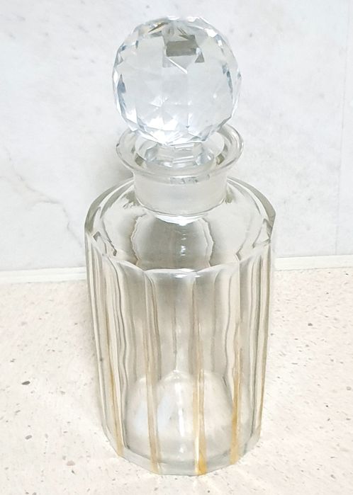 Antigo frasco de perfume em cristal Baccarat com dourado