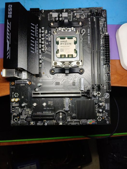 Новаый комплект В650, Ryzen 5 7500F +16 ГБ