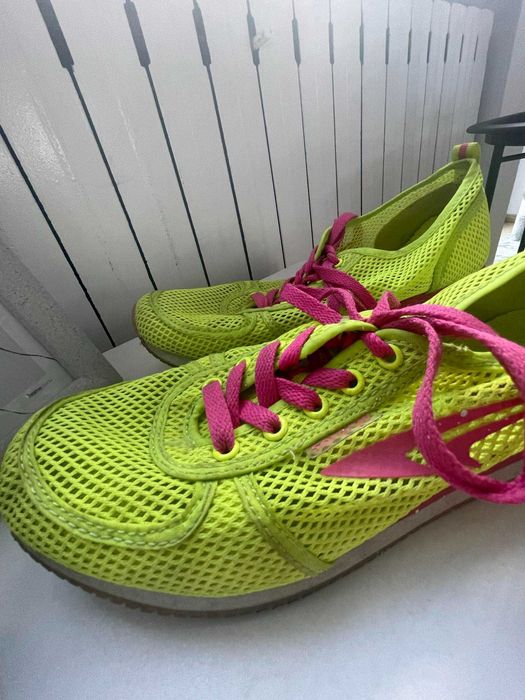 Buty damskie z siateczki Sprandi rozmiar 38