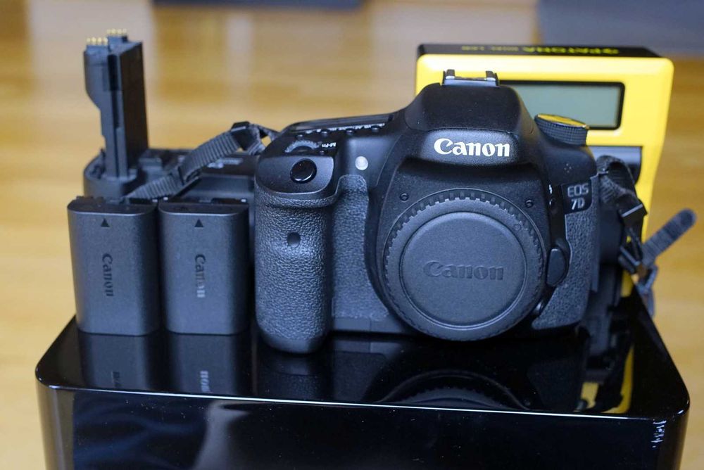 Canon 7D + Grip