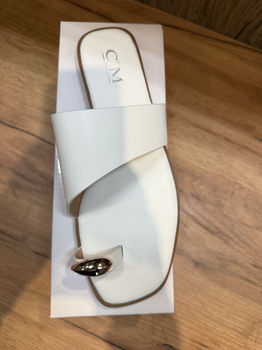 Sliczne  klapki na jeden palec