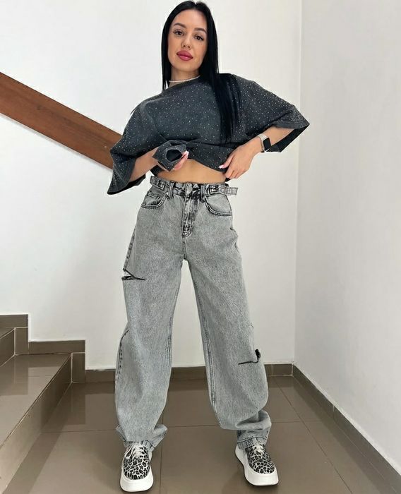 Джинсы с боковыми разрезами