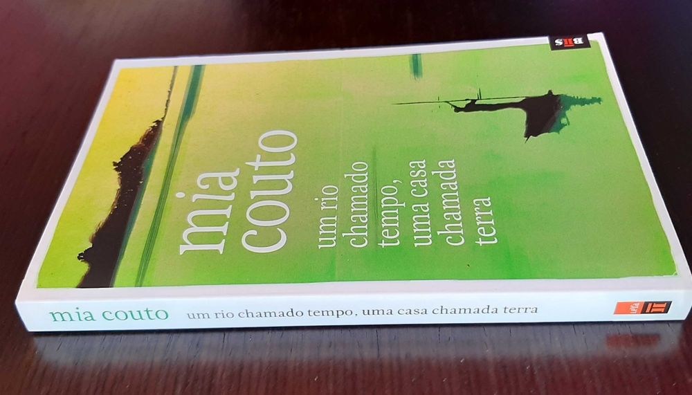 Livro - Um Rio Chamado Tempo, Uma Casa Chamada Terra - Portes incluído