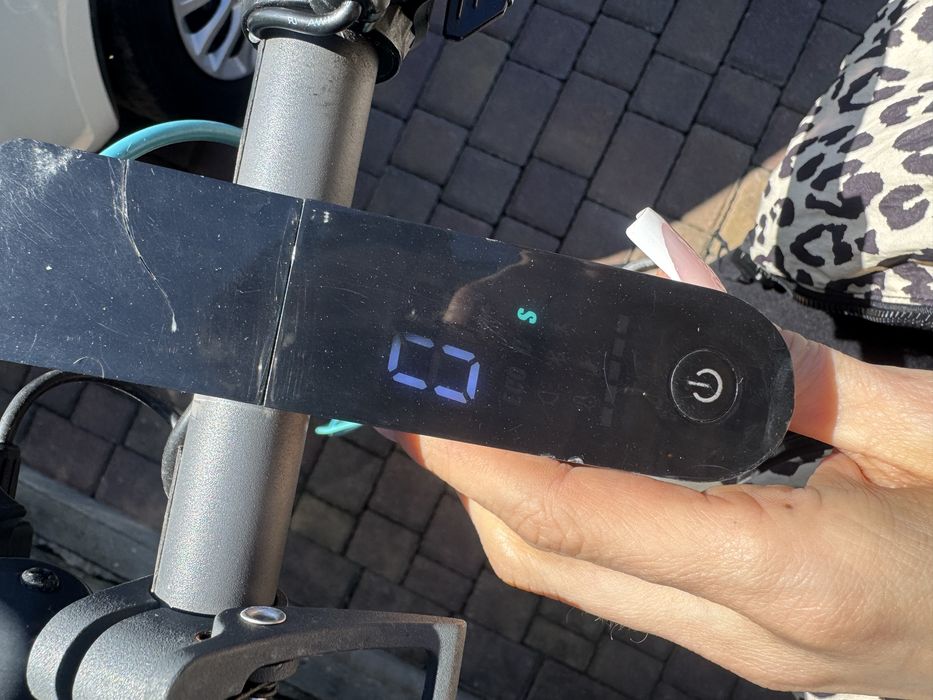 Hulajnoga elektryczna Motus scooty  10