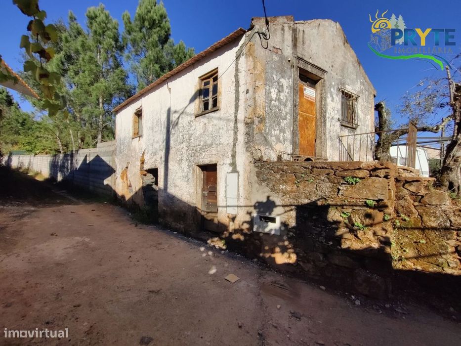 Ruína para recuperar situada perto da Sertã