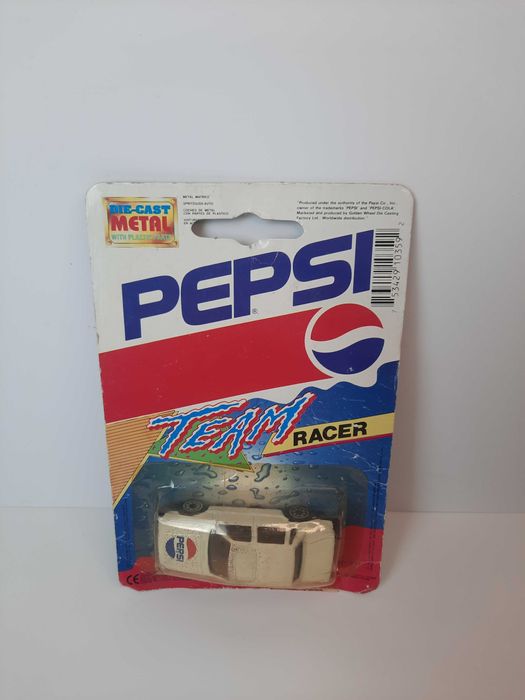 3 carros de colecção Pepsi (na caixa original)